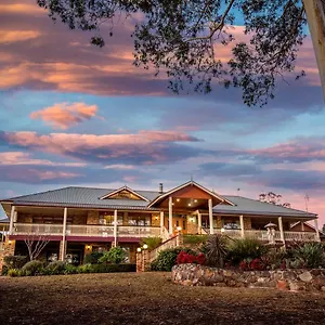 Guest house Robyn's Nest Lakeside